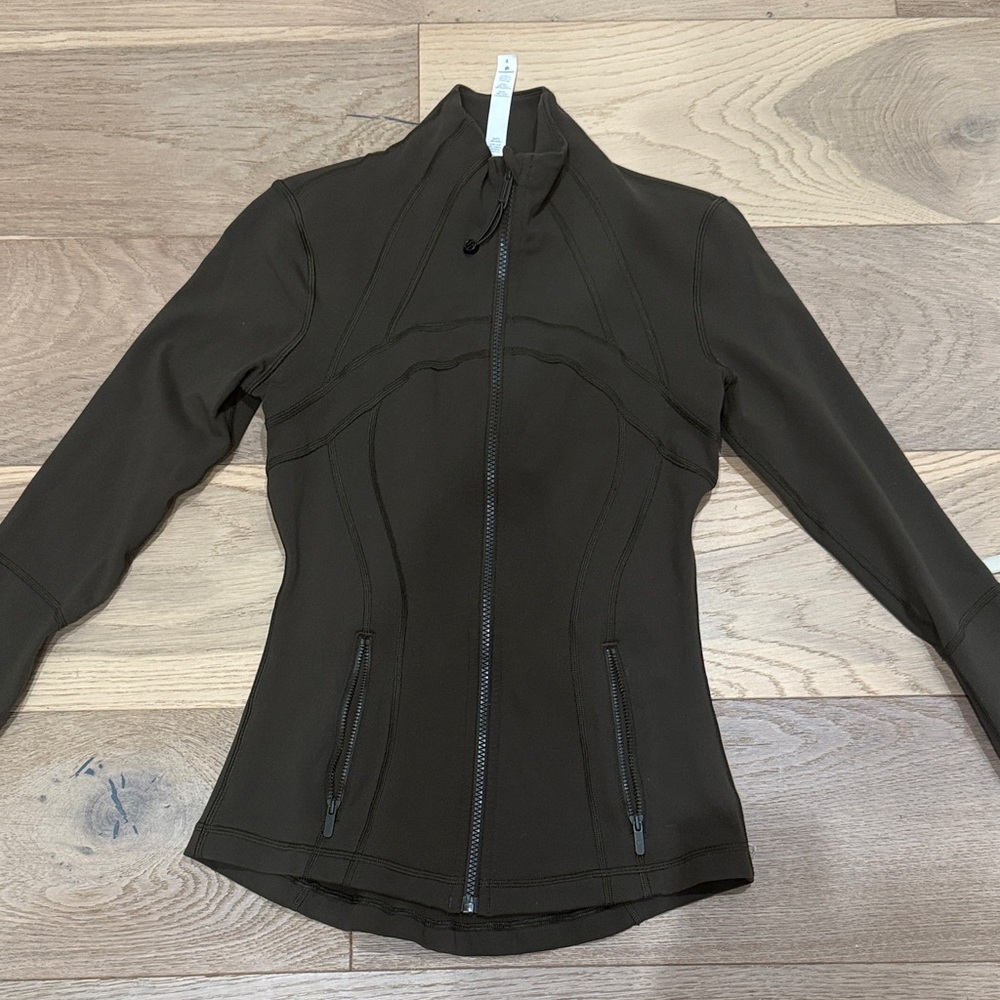 NEW LULULEMON UTILITY JACKET OLIVE GREEN SIZE 4